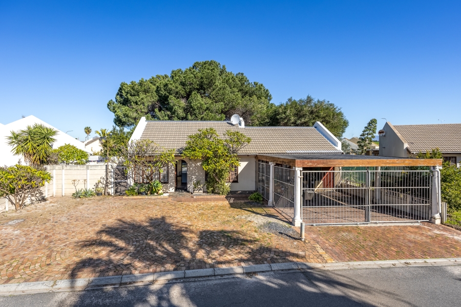 3 Bedroom Property for Sale in Drostdy Park Western Cape